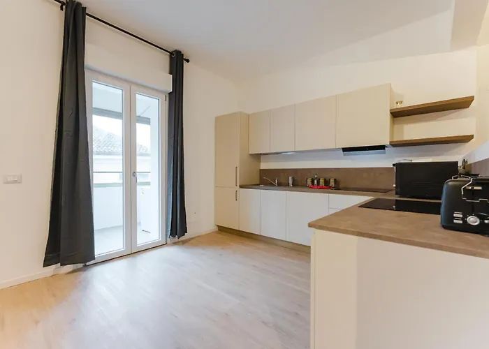 Pensión 8 Per Gruppi E Viaggiatori - Stazione *