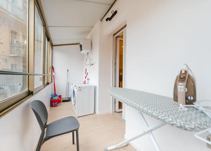 8 Per Gruppi E Viaggiatori - Stazione
