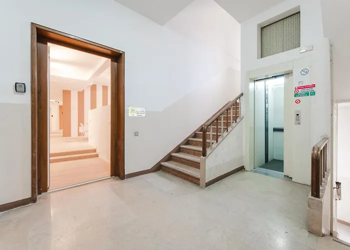 8 Per Gruppi E Viaggiatori - Stazione